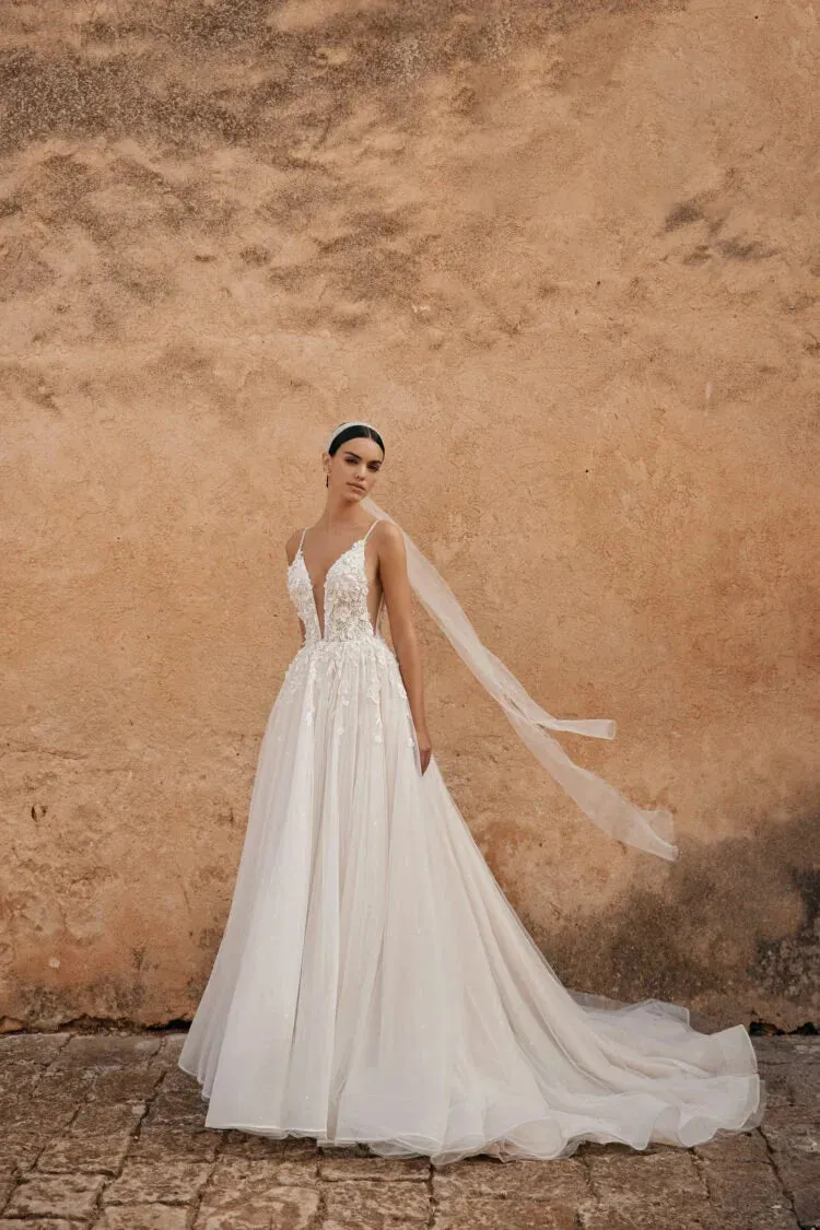 Boho Wedding Dresses & Gowns for Plus Size Curvy Brides